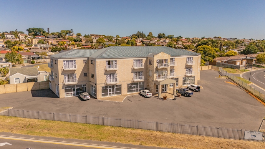 To Let commercial Property for Rent in Vredekloof Western Cape
